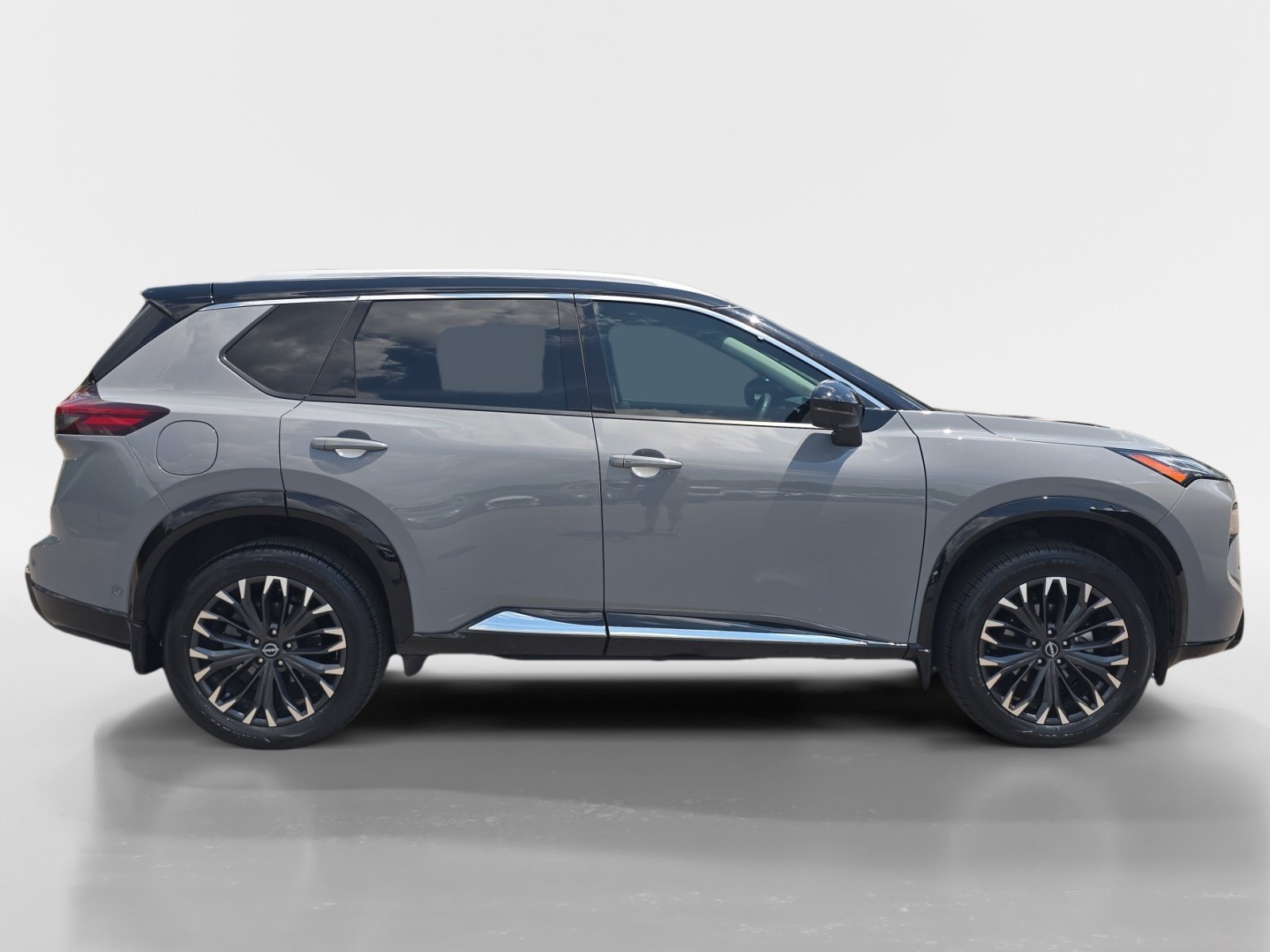 Used 2024 Nissan Rogue Platinum AWD/4WD image 7