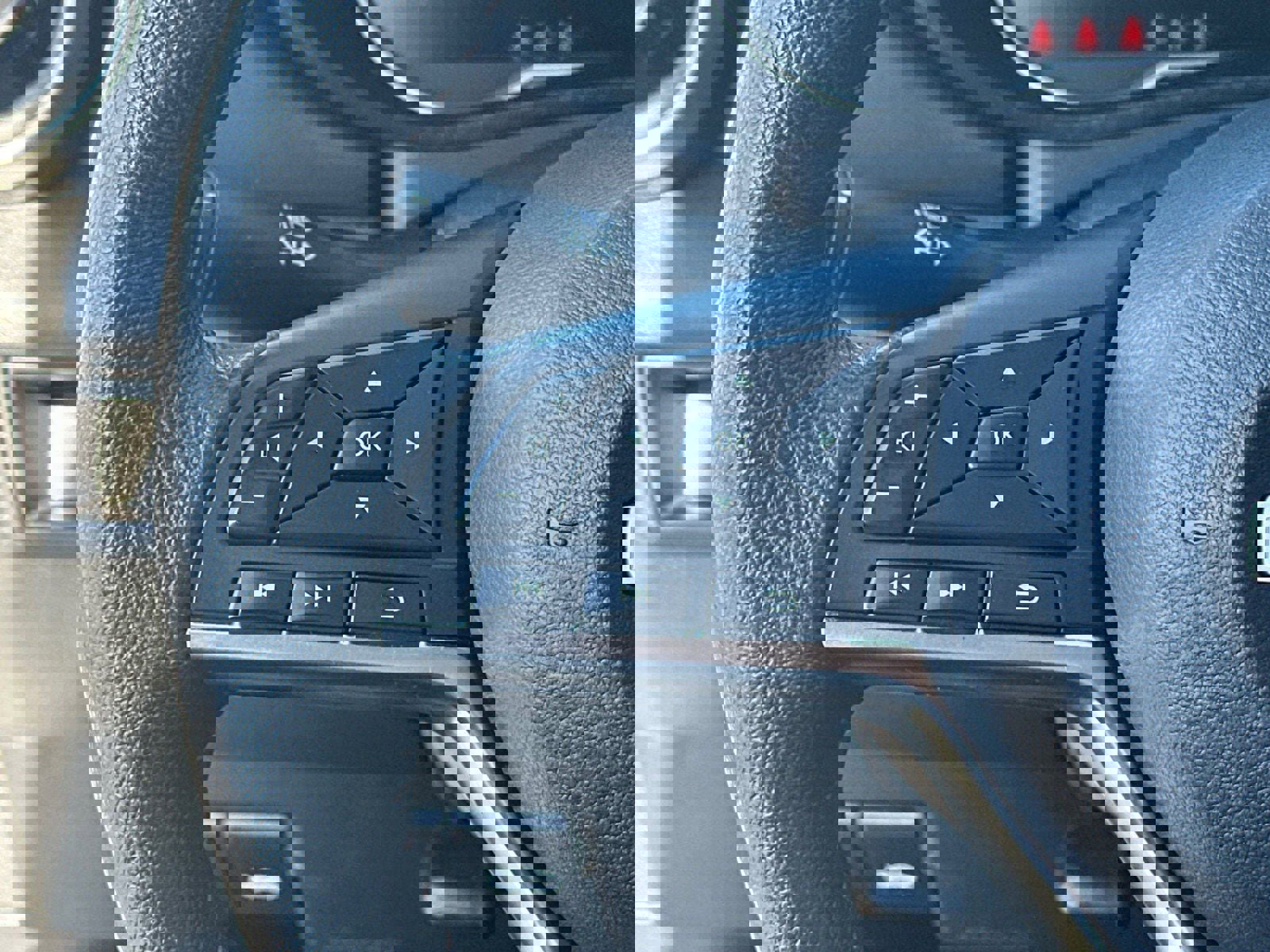 Used 2024 Nissan Versa SR image 24