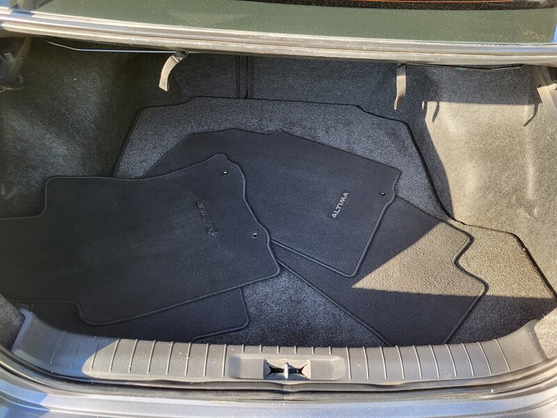 Used 2014 Nissan Altima 2.5 SV FWD image 10