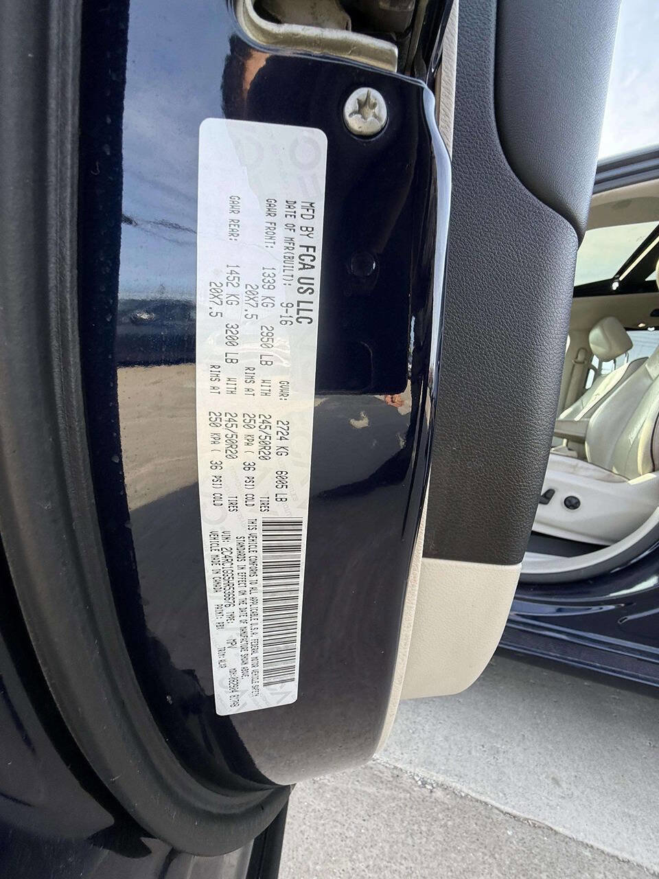 Used 2017 Chrysler Pacifica Limited w/ Tire & Wheel Group FWD image 23