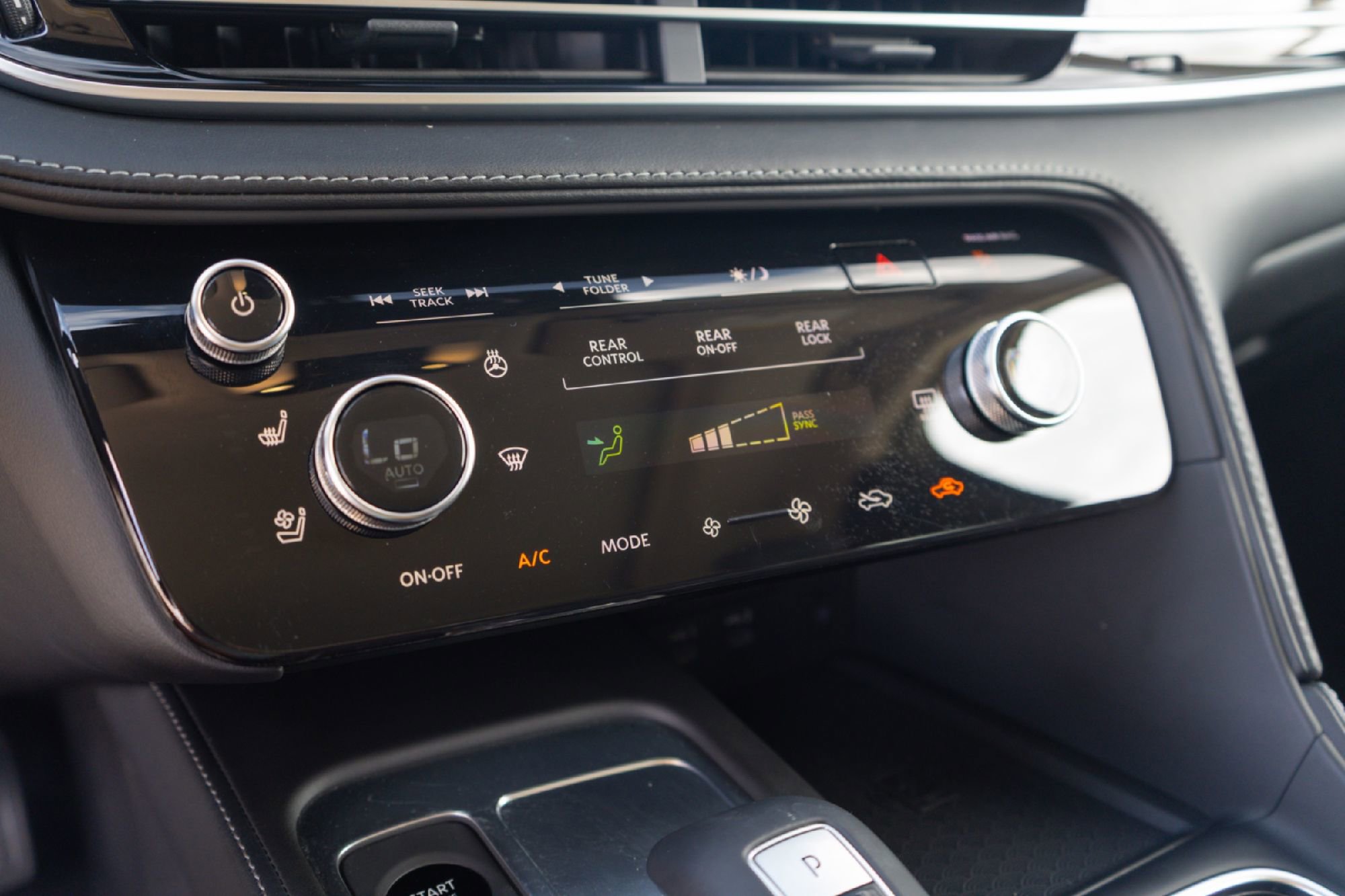 Certified 2026 INFINITI QX60 Luxe w/ Cargo Package image 17