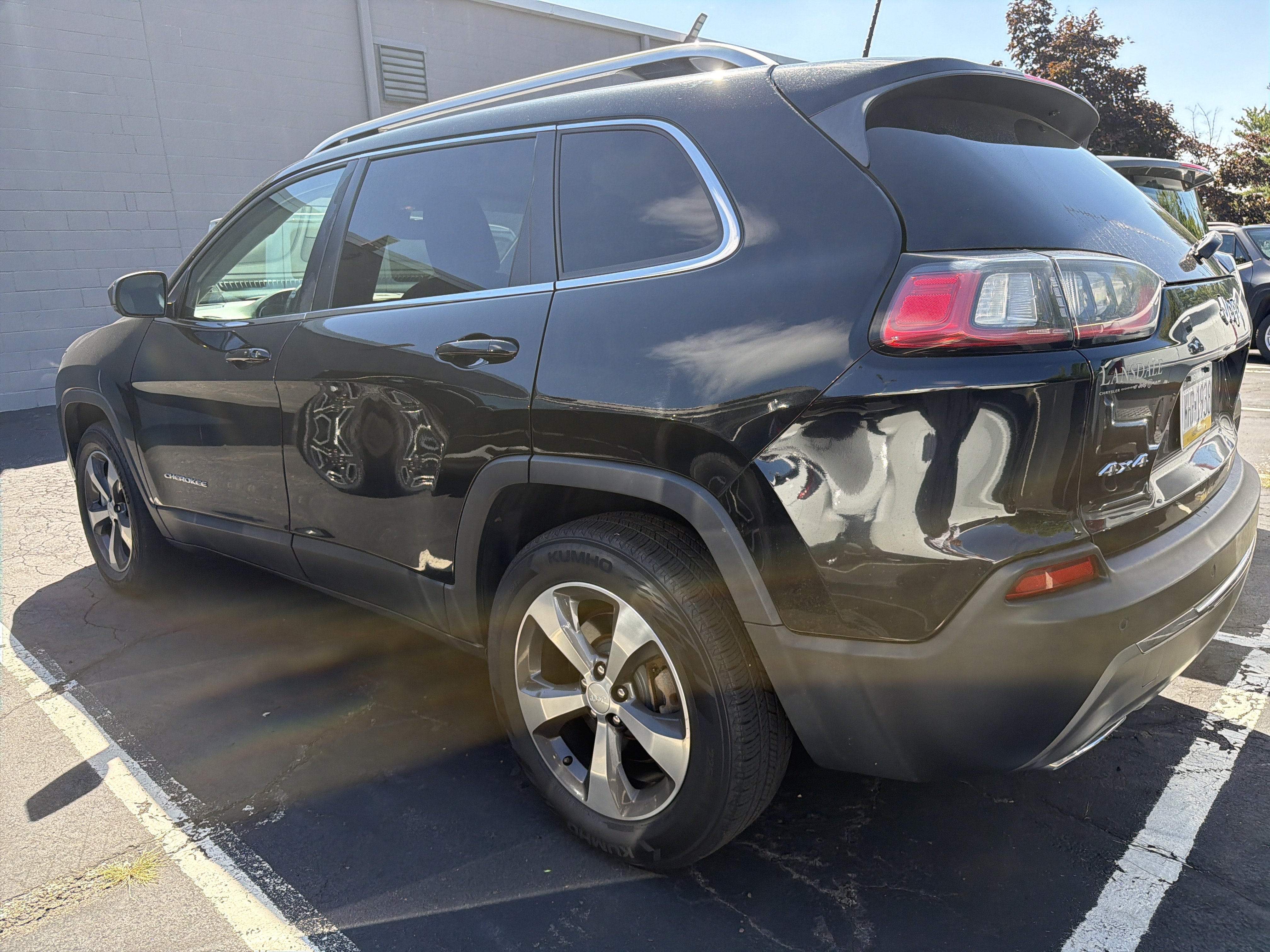 Used 2019 Jeep Cherokee Limited AWD/4WD image 5
