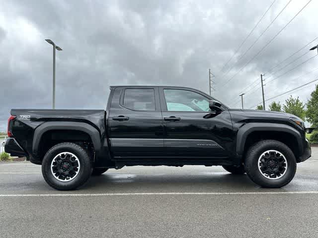Used 2024 Toyota Tacoma TRD Off-Road AWD/4WD image 3