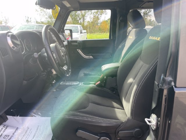 Used 2015 Jeep Wrangler Sahara w/ Connectivity Group AWD/4WD image 19
