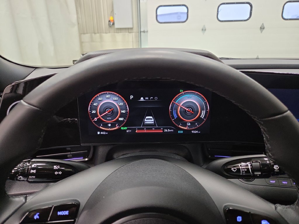 Used 2025 Hyundai Elantra SEL FWD image 21