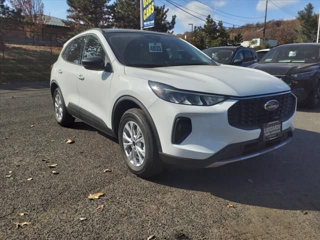 New 2025 Ford Escape Active w/ Cold Weather Package AWD/4WD image 1