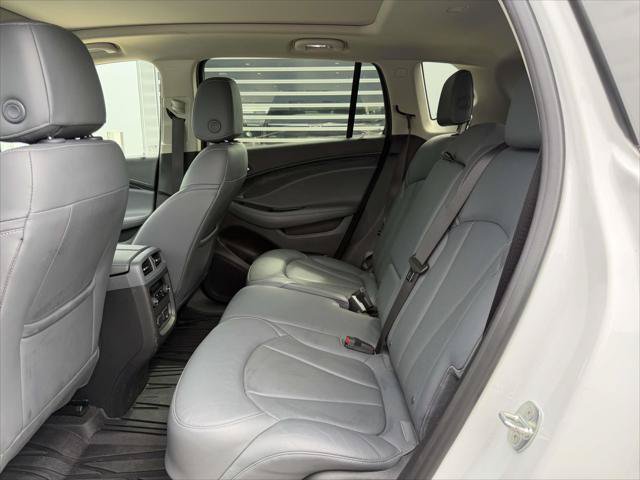 Used 2020 Buick Envision Essence w/ Experience Buick Package AWD/4WD image 15