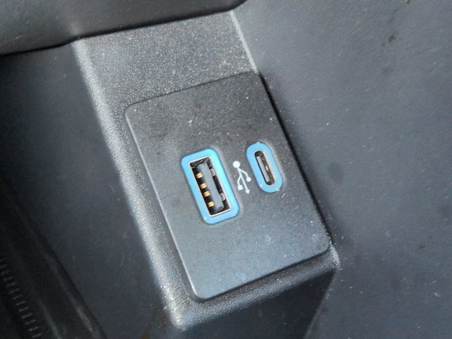 Used 2021 Ford Edge ST-Line FWD image 20
