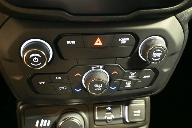 Used 2020 Jeep Renegade Altitude AWD/4WD image 31