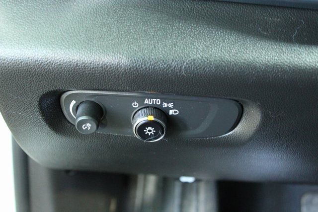 Used 2022 Chevrolet Traverse RS image 16