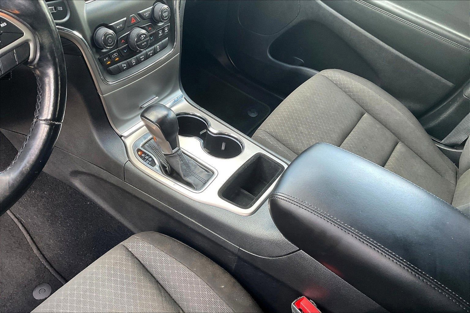 Used 2021 Jeep Grand Cherokee Laredo image 19