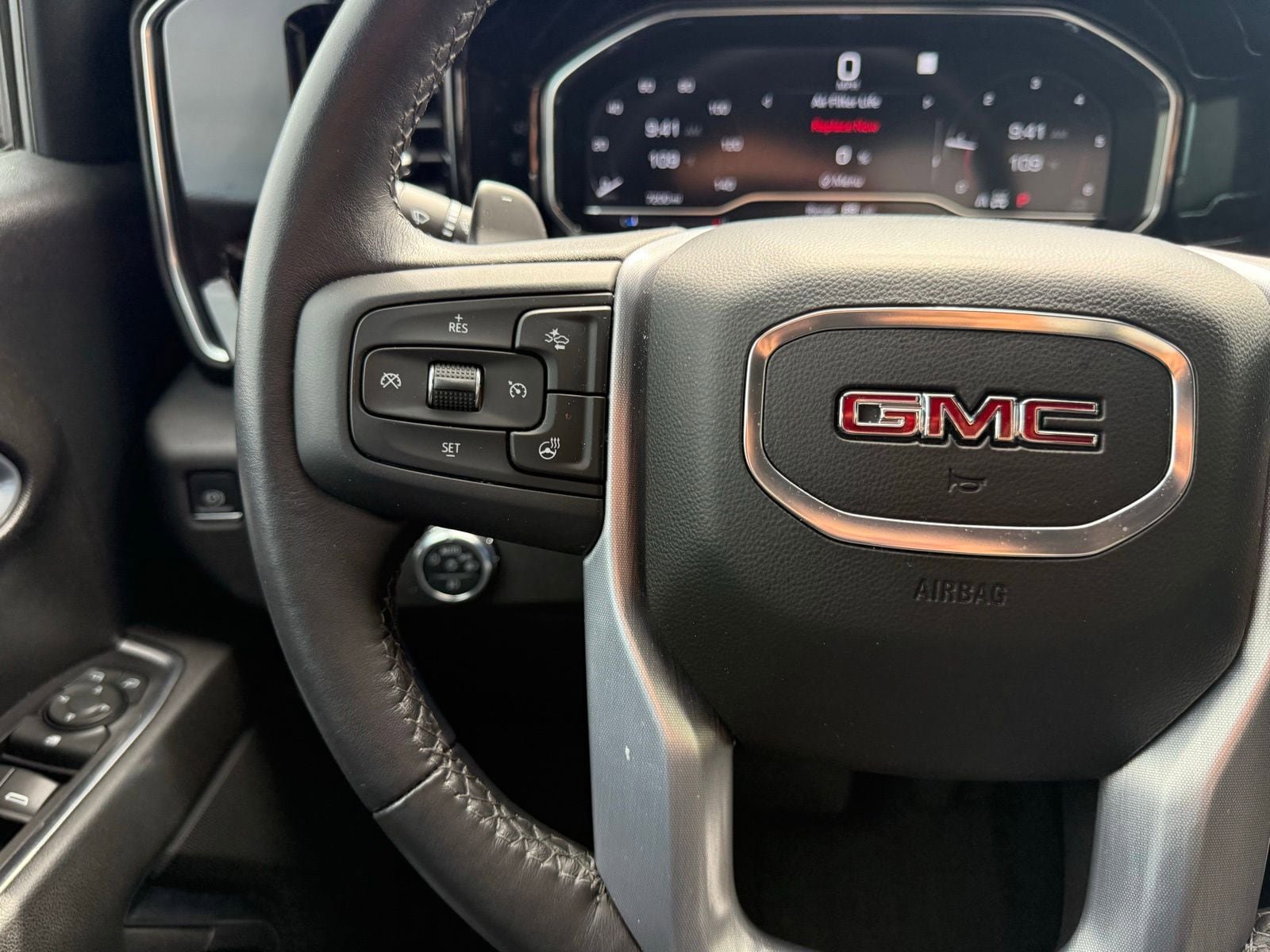 Used 2022 GMC Sierra 1500 Elevation w/ LPO, Elevation Black Package AWD/4WD image 18