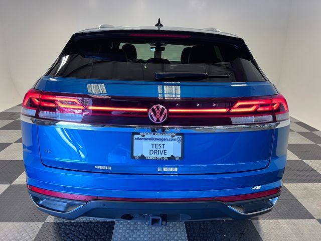 Certified 2024 Volkswagen Atlas Cross Sport SE FWD image 4