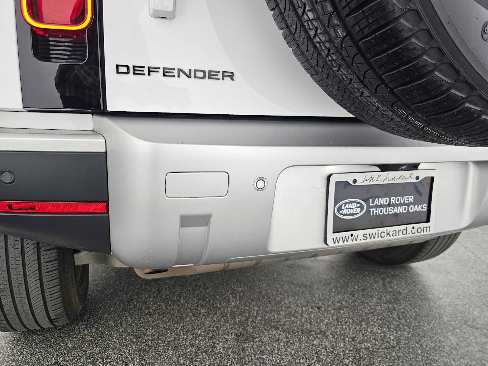 Used 2023 Land Rover Defender 110 S AWD/4WD image 13