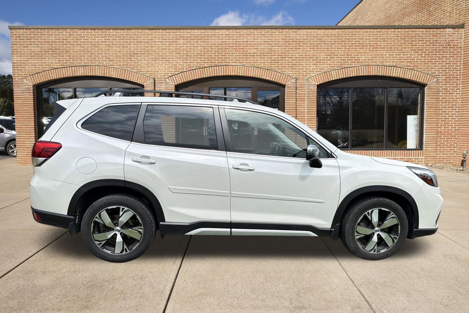 Used 2020 Subaru Forester Touring AWD/4WD image 2
