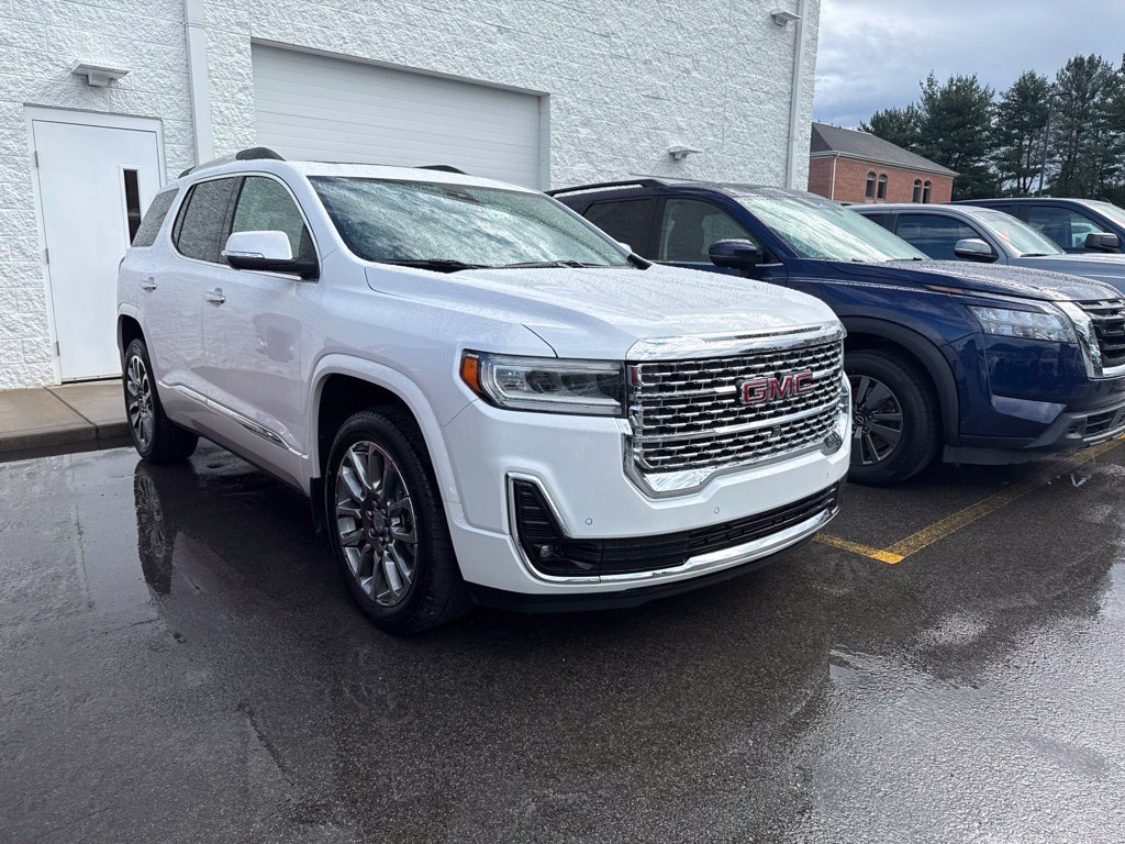 Used 2023 GMC Acadia Denali w/ Denali Technology Package AWD/4WD image 2