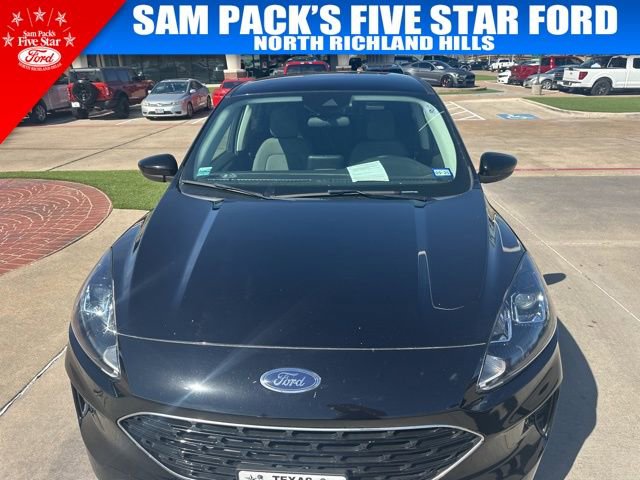 Used 2022 Ford Escape SE w/ SE Sport Appearance Package image 2