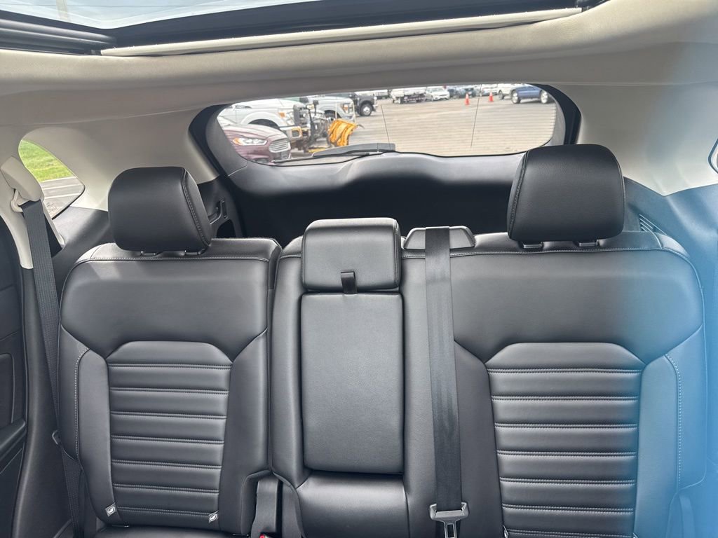 Certified 2024 Ford Edge SEL w/ Convenience Package AWD/4WD image 9