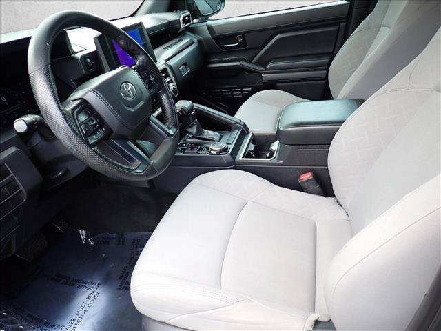 Certified 2024 Toyota Tacoma SR5 AWD/4WD image 10