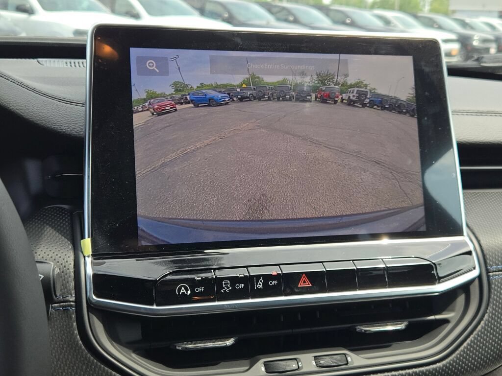 New 2026 Jeep Compass Latitude AWD/4WD image 11