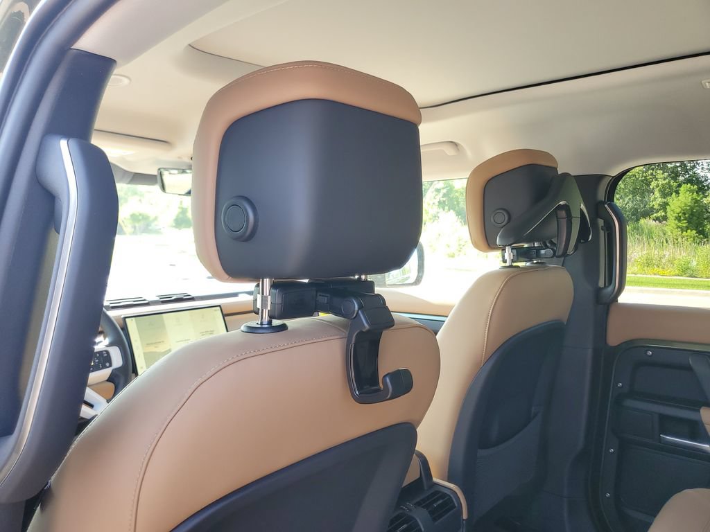 New 2026 Land Rover Defender 110 S AWD/4WD image 25