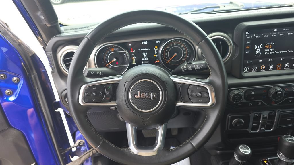 Used 2018 Jeep Wrangler Unlimited Sahara AWD/4WD image 15
