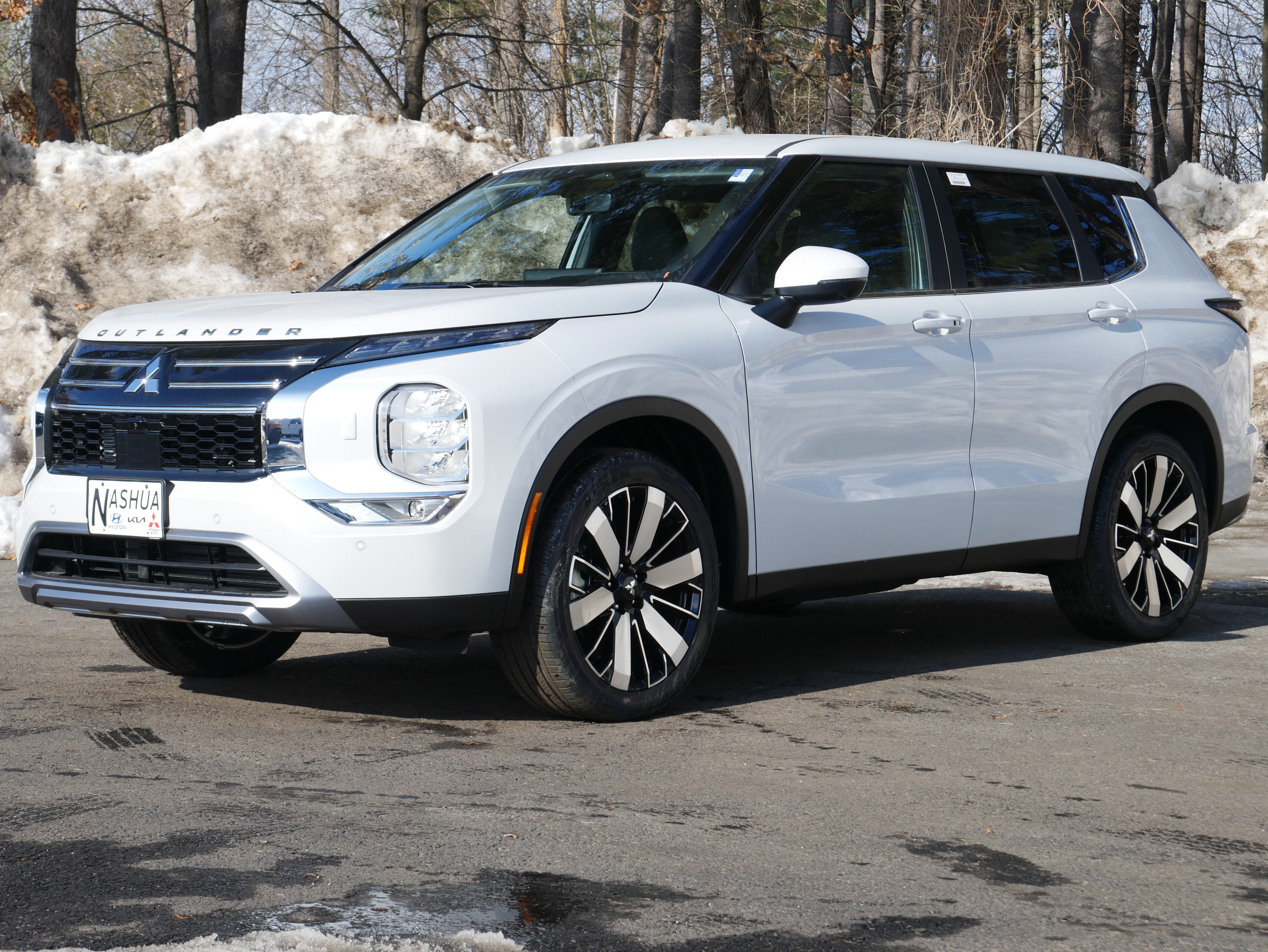 Used 2026 Mitsubishi Outlander SE