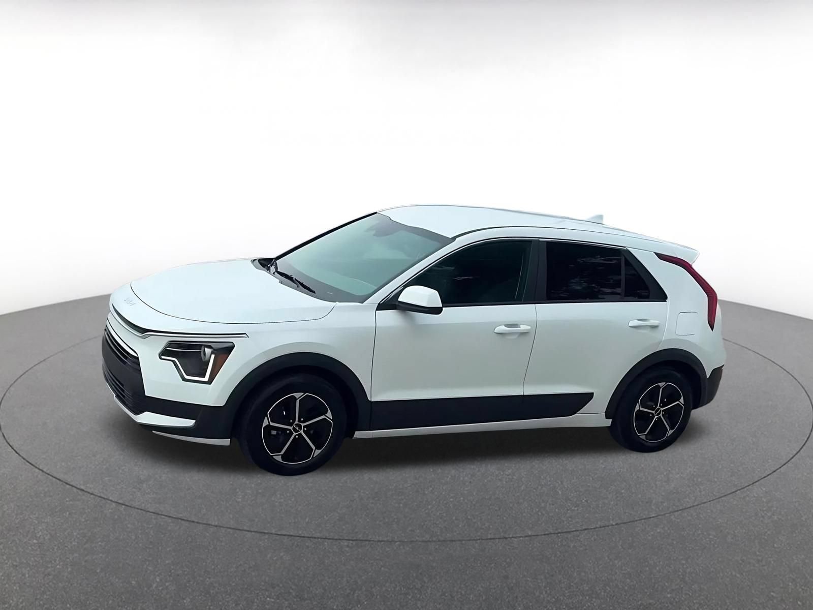 Used 2026 Kia Niro LX FWD image 8