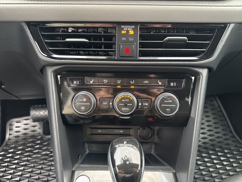 Used 2024 Volkswagen Taos SE image 19