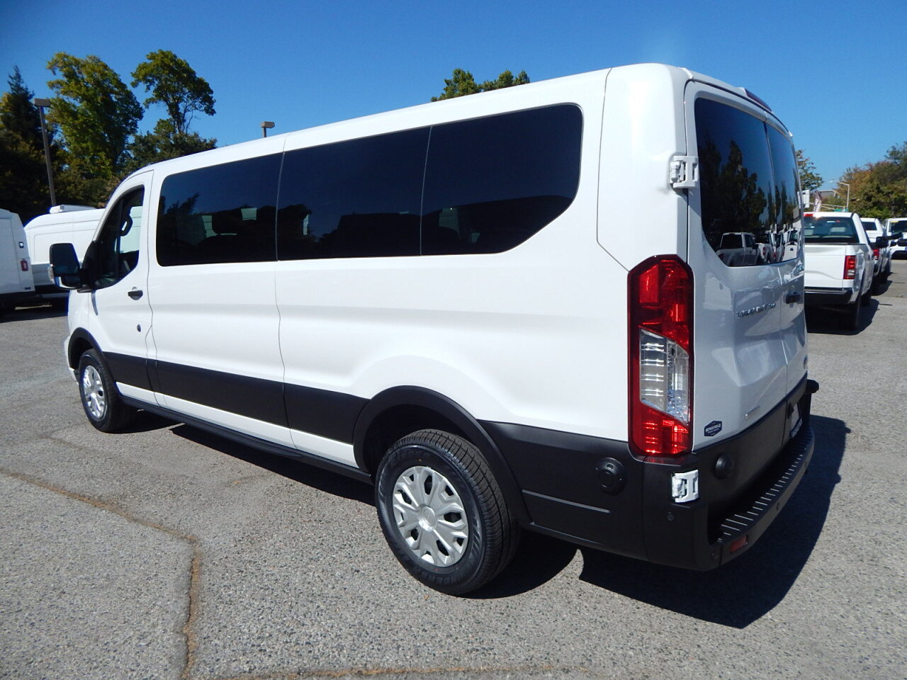 Used 2024 Ford Transit 350 XLT RWD image 6