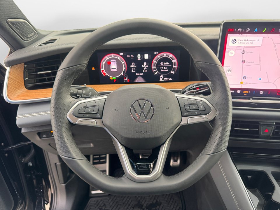 New 2026 Volkswagen Tiguan SEL R-Line AWD/4WD image 10