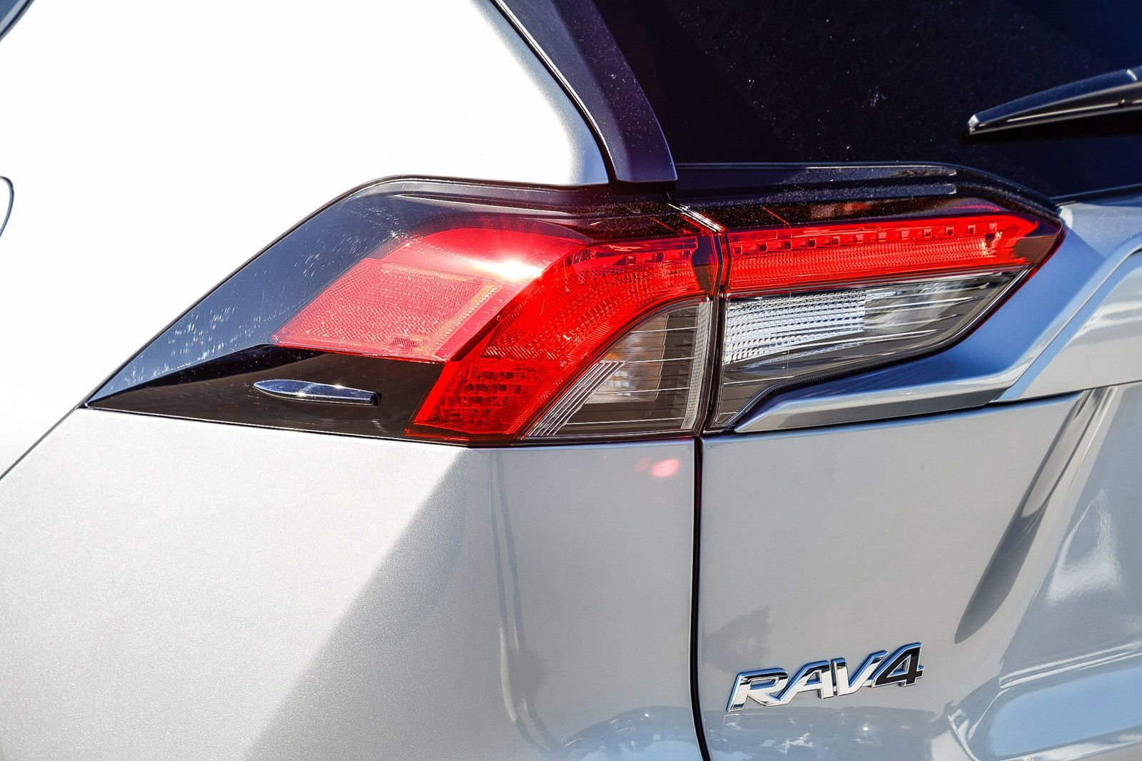 Used 2025 Toyota RAV4 XLE Premium FWD image 8