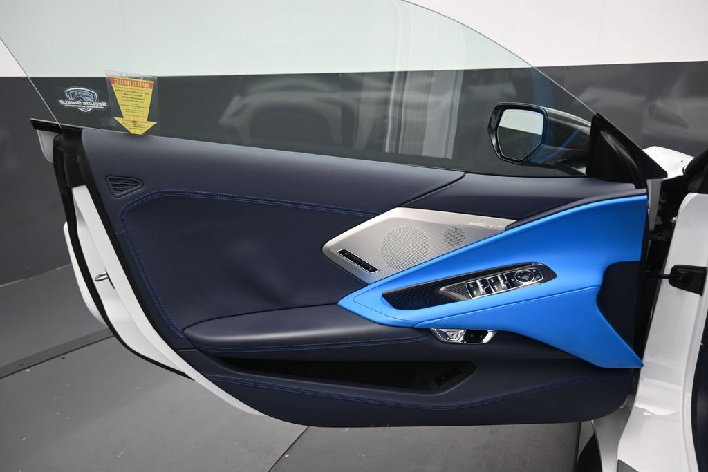 Used 2021 Chevrolet Corvette Stingray Premium Conv w/ Z51 Performance Package RWD image 9