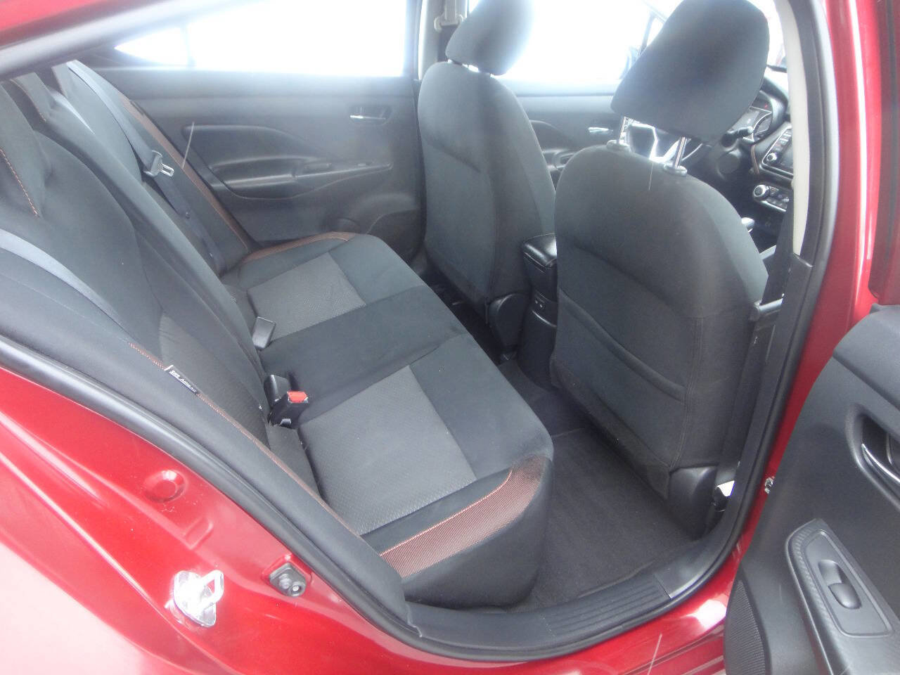 Used 2022 Nissan Versa SR w/ Convenience Package FWD image 12