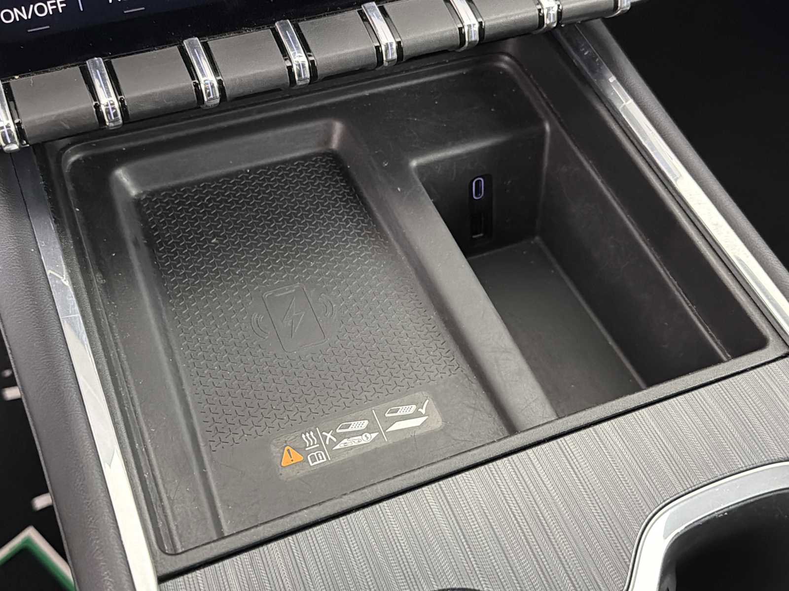 Used 2024 GMC Acadia Elevation image 31