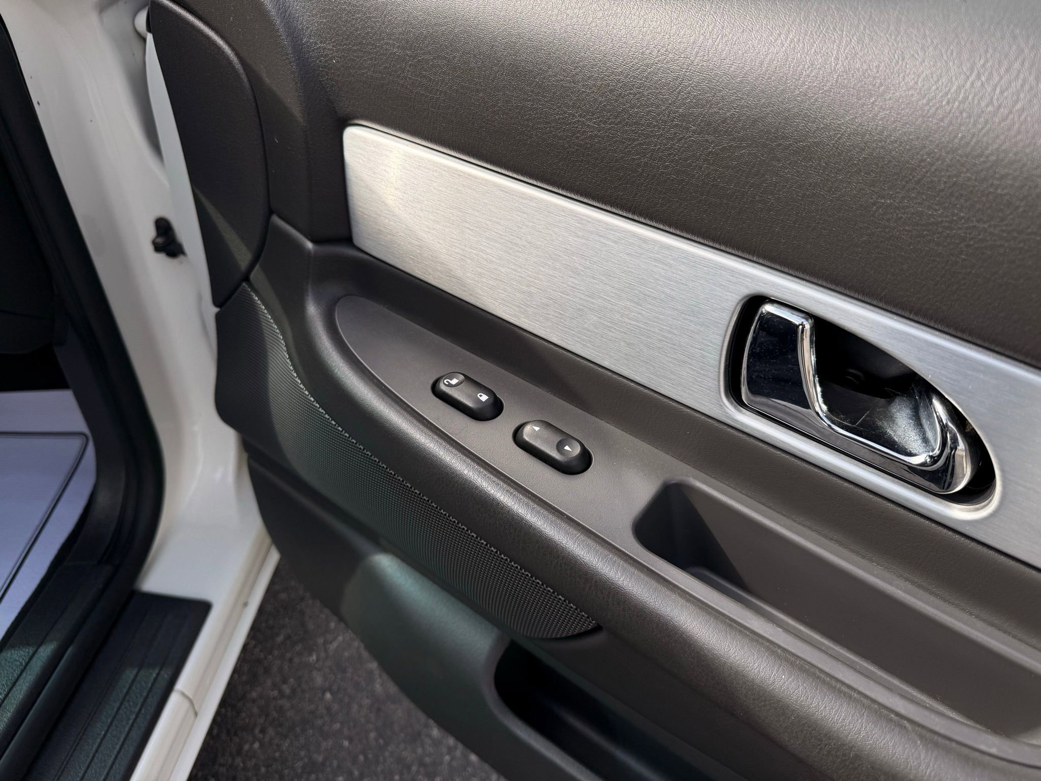 Used 2002 Ford Thunderbird image 21