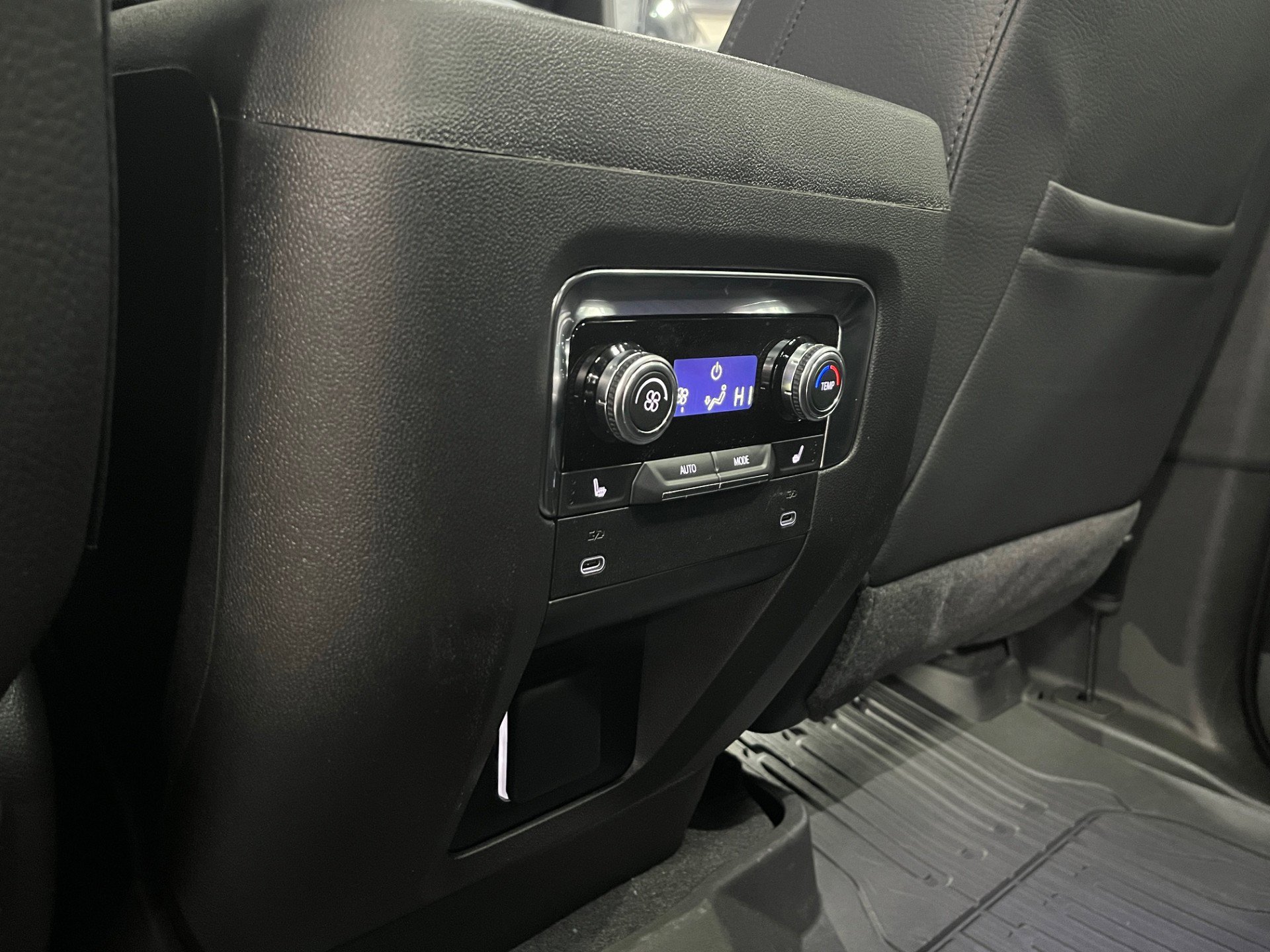 New 2026 GMC Yukon XL Denali w/ Sun & Power Step Package image 12