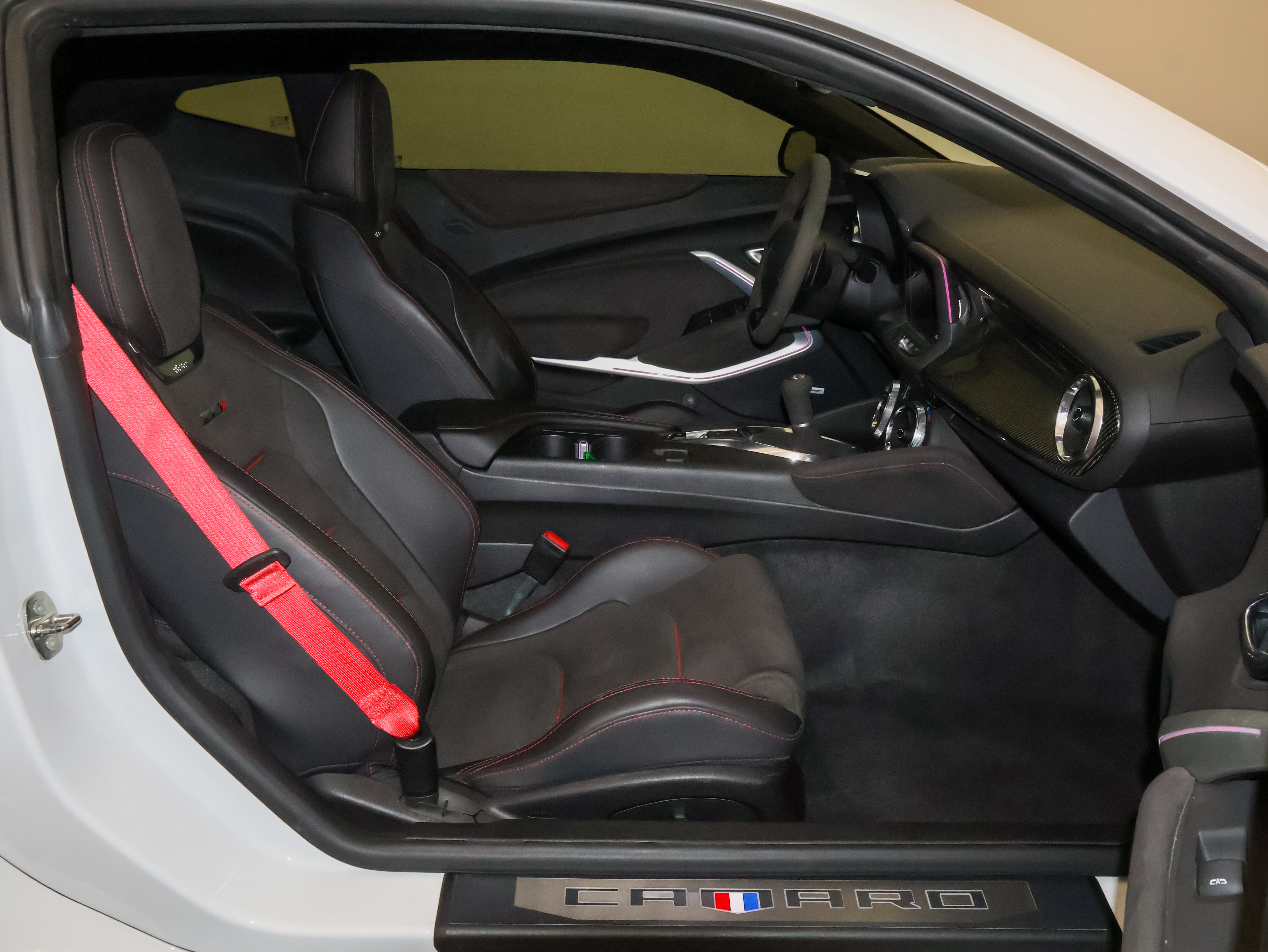 Used 2018 Chevrolet Camaro ZL1 RWD image 55