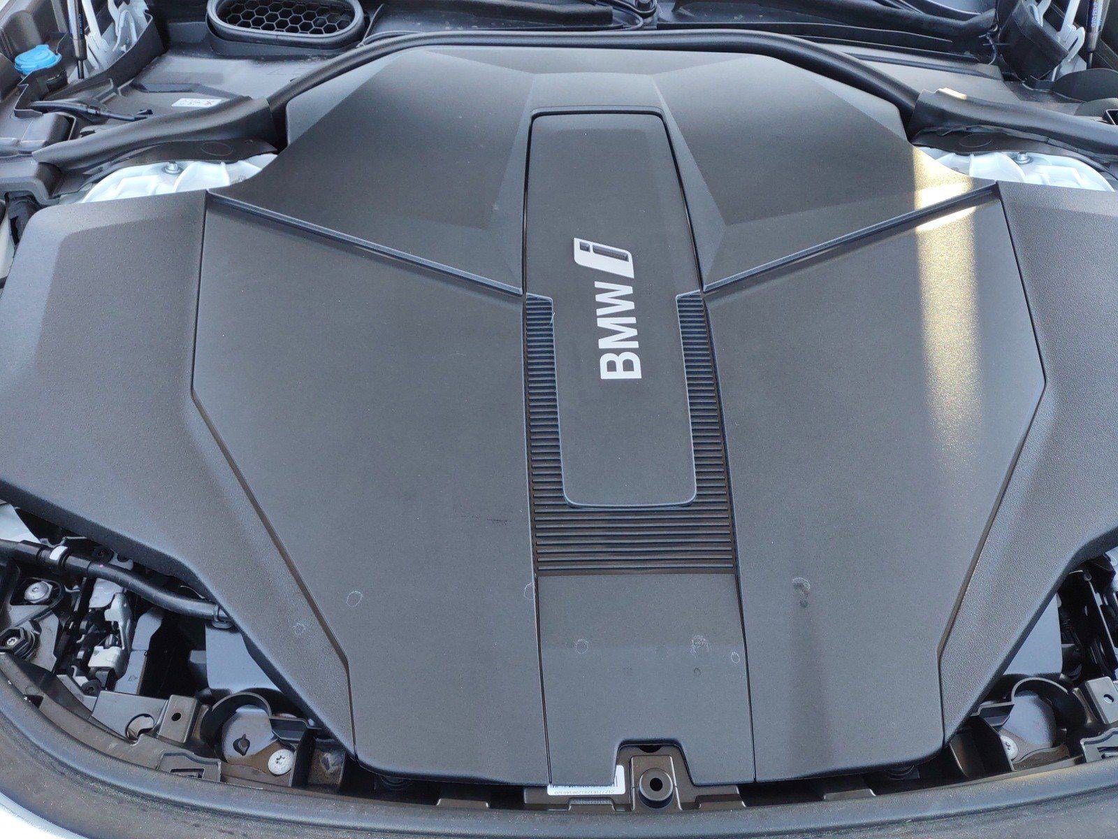 Used 2024 BMW i7 eDrive50 image 25