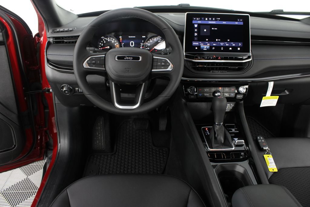 New 2026 Jeep Compass Latitude AWD/4WD image 10