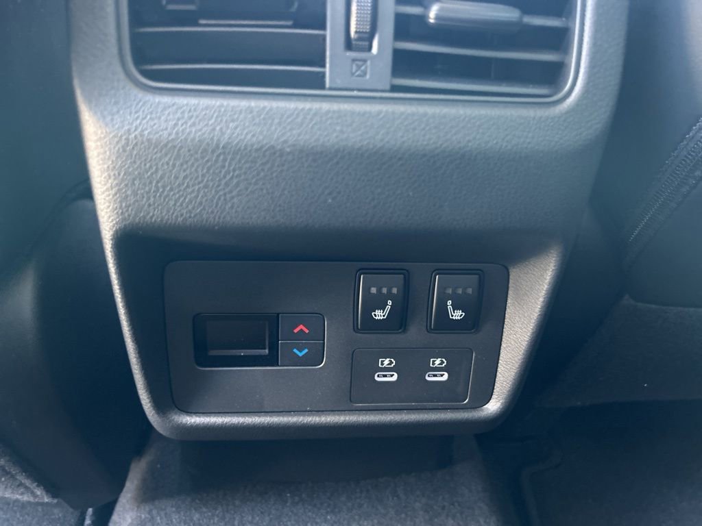 Used 2024 Nissan Rogue Platinum w/ Platinum Premium Package image 44