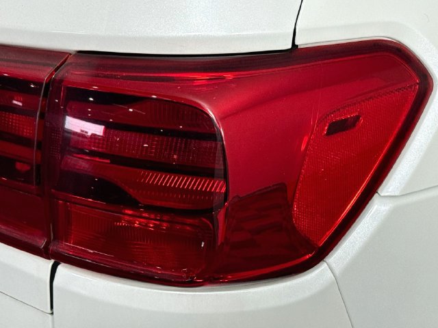 Used 2020 Kia Sedona EX FWD image 31