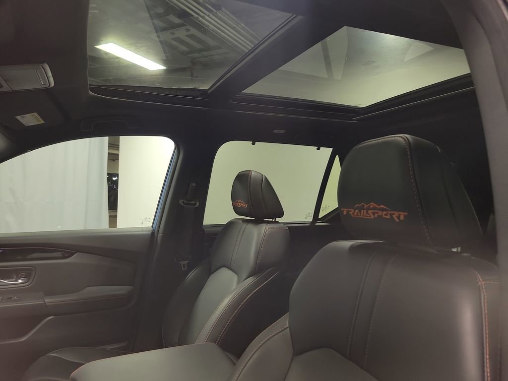 Used 2024 Honda Pilot TrailSport image 14