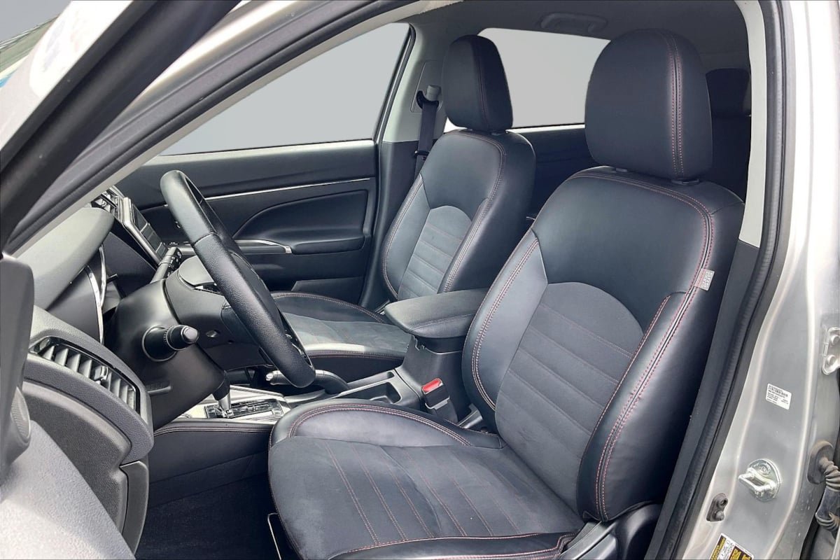 Used 2024 Mitsubishi Outlander Sport SE AWD/4WD image 25
