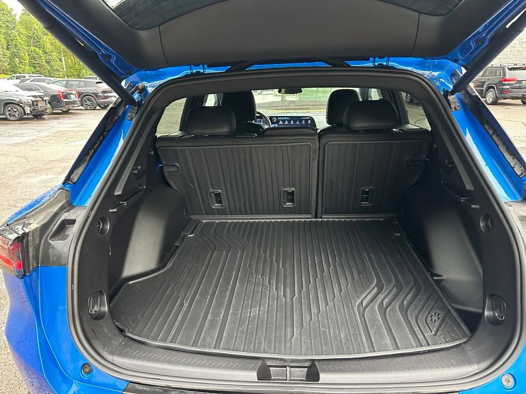 Used 2025 Chevrolet Equinox EV LT w/ Convenience Package FWD image 25