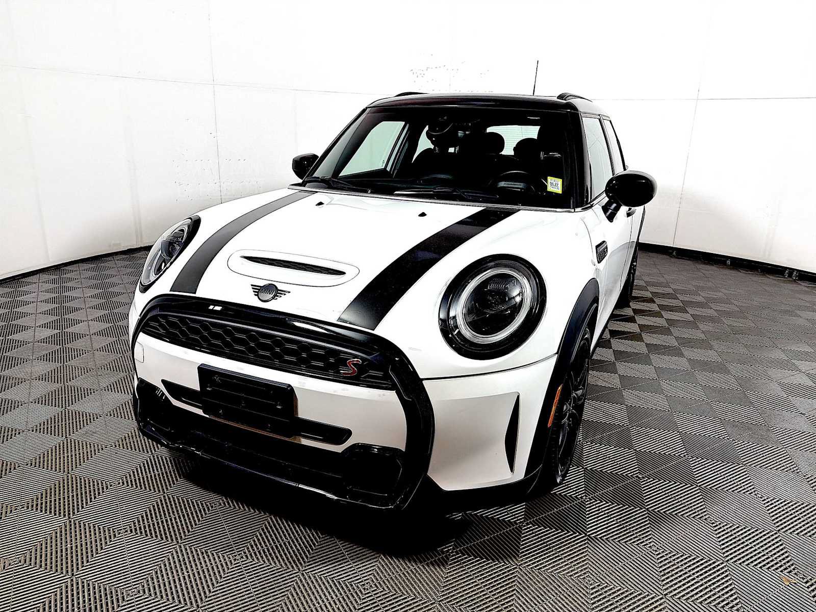 Certified 2023 MINI Cooper S w/ Signature Upholstery Package FWD image 3