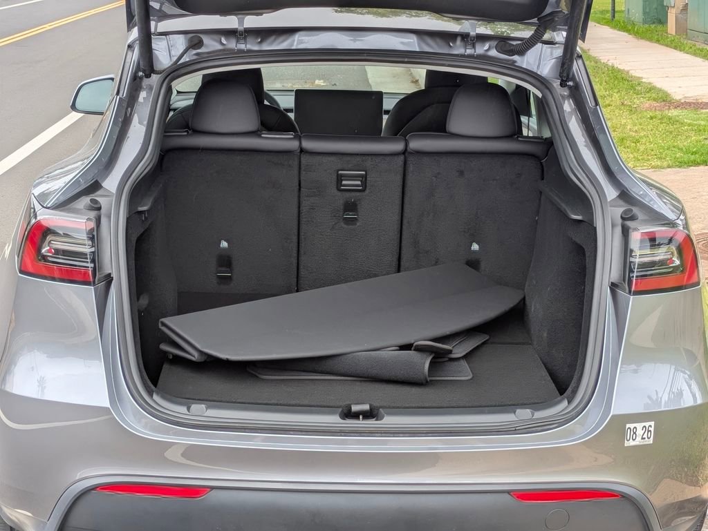 Used 2024 Tesla Model Y Performance image 12