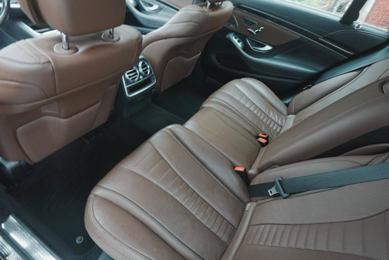 Used 2019 Mercedes-Benz S 560 4MATIC Sedan w/ Premium Package image 13
