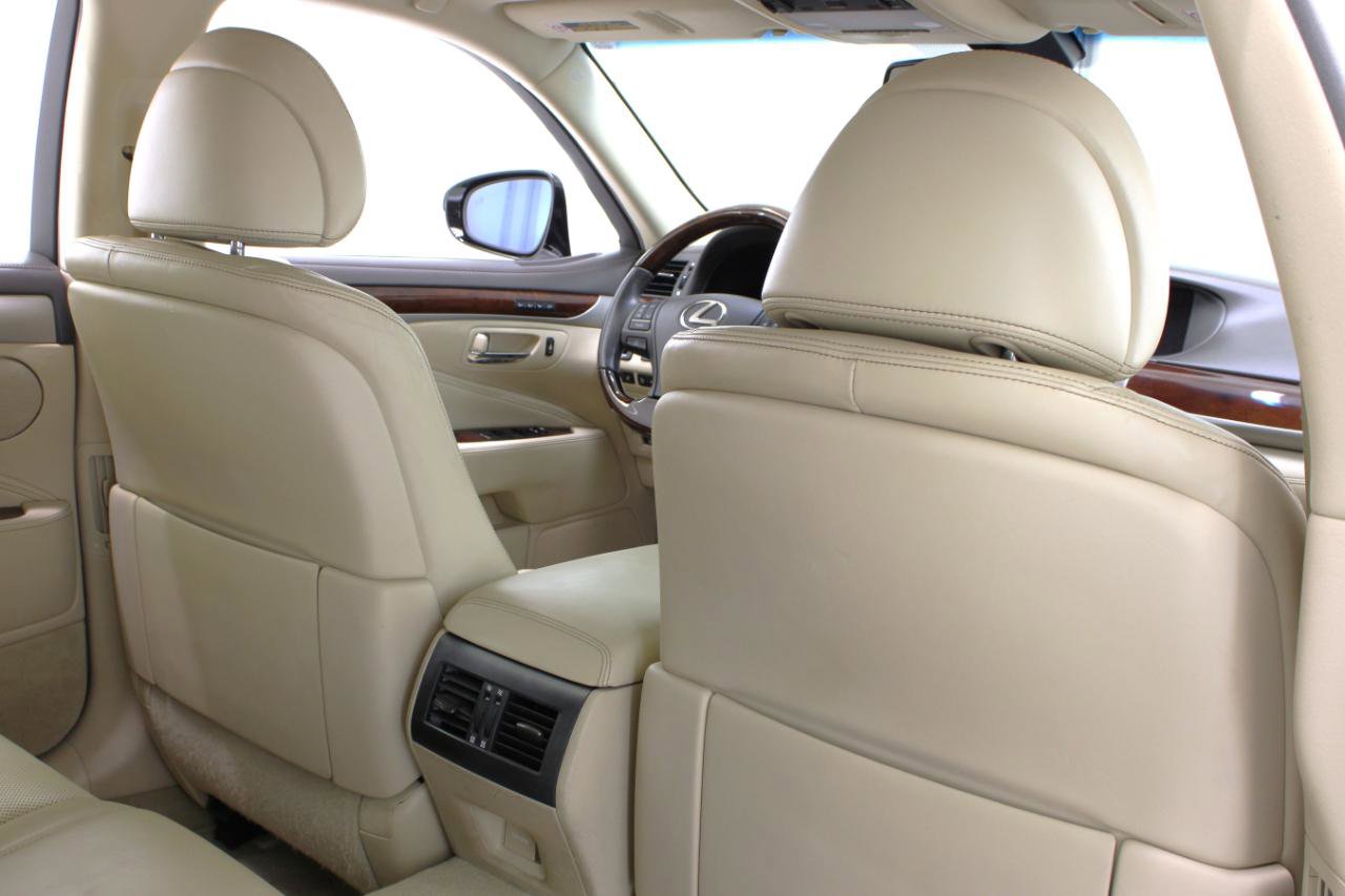 Used 2016 Lexus LS 460 w/ Comfort Package image 42