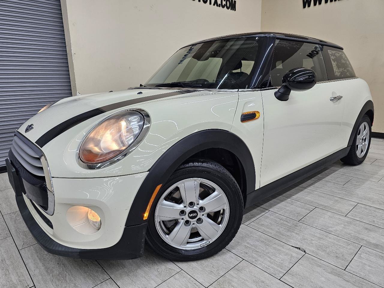 Used 2016 MINI Cooper 2-Door Hardtop FWD image 1